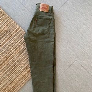 Levi’s High-waisted Mom Jeans - Olive Green